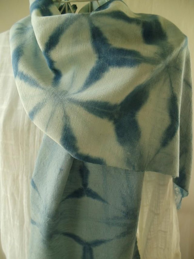 Tango, ultra-fine silk of indigo tie-dye (delicatessen flowers) pongee stall - 丝巾 - 丝．绢 蓝色