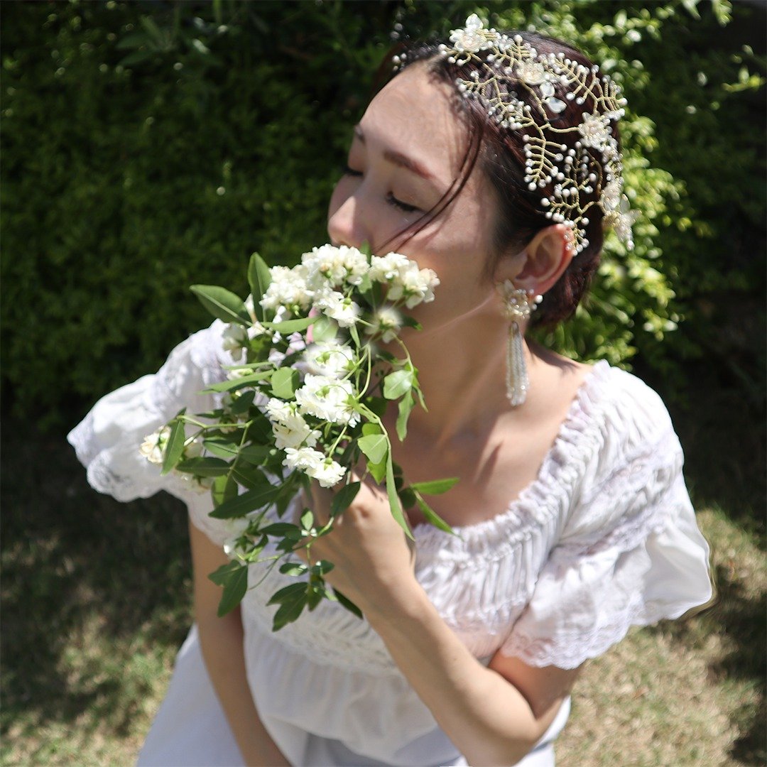 Luxury, limited quantity hair ornaments and pearl earrings - 发饰 - 其他材质 白色