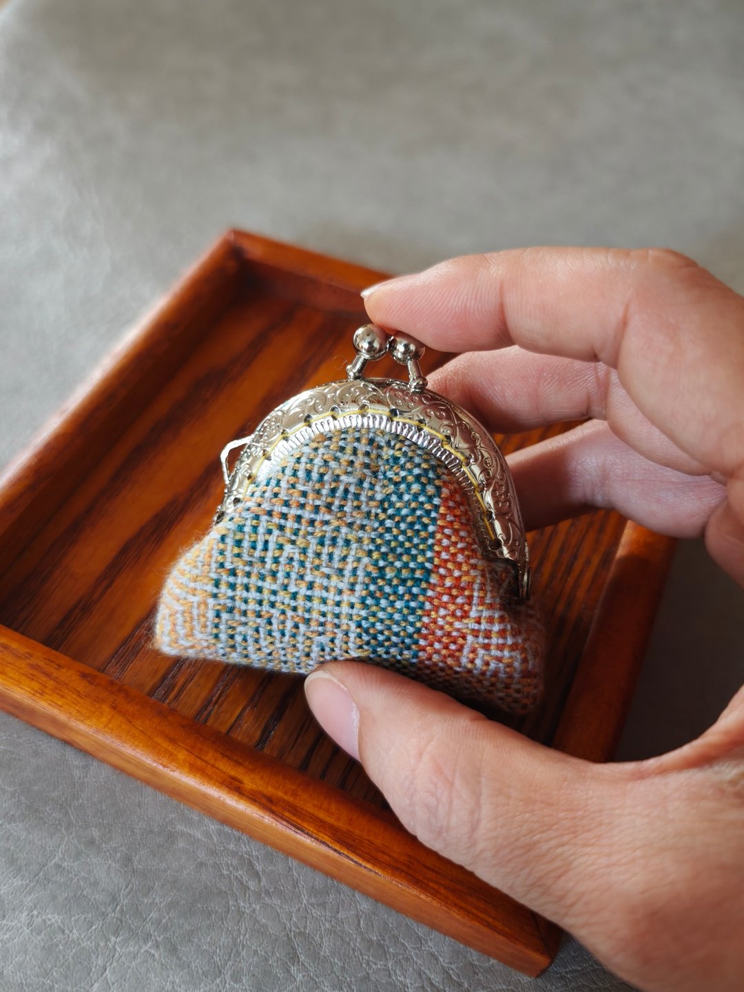【CaCa の手织布】油画迷你羊毛口金包/零钱包/小物饰品收纳包 - 零钱包 - 羊毛 多色