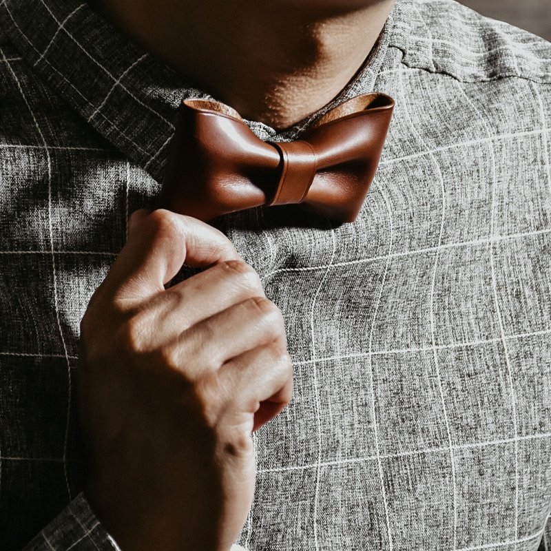 【定制化礼物】皮革领结・定制化设计 西装 男士 - 领结/领巾 - 真皮 多色