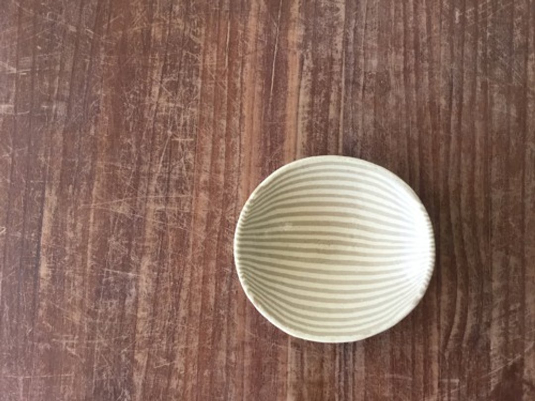 Small bowl kneaded greige - 浅碟/小碟子 - 陶 