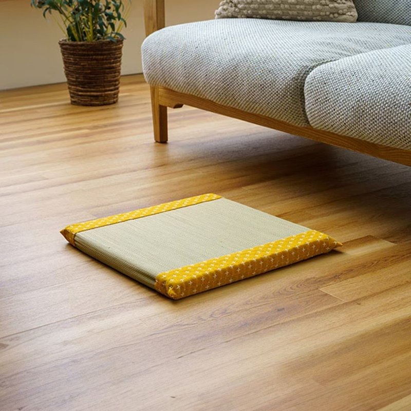 【职人手感】诗织刺绣蔺草坐垫 天然蔺草坐垫舒适耐用 刺绣设计 - 摆饰 - 植物．花 