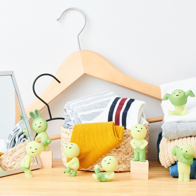 Smiski│不可思议的夜光精灵 角落试衣间 (三入随机款) - 玩偶/公仔 - 其他材质 多色