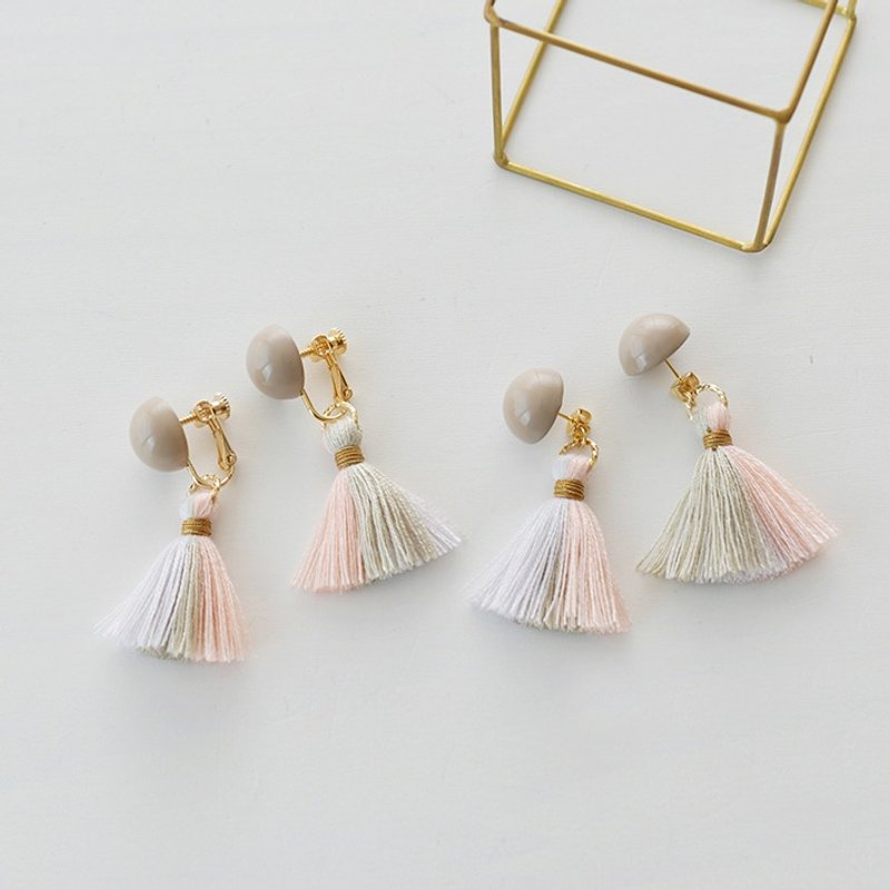 Dome tassel earrings / pink grege - 耳环/耳夹 - 聚酯纤维 粉红色