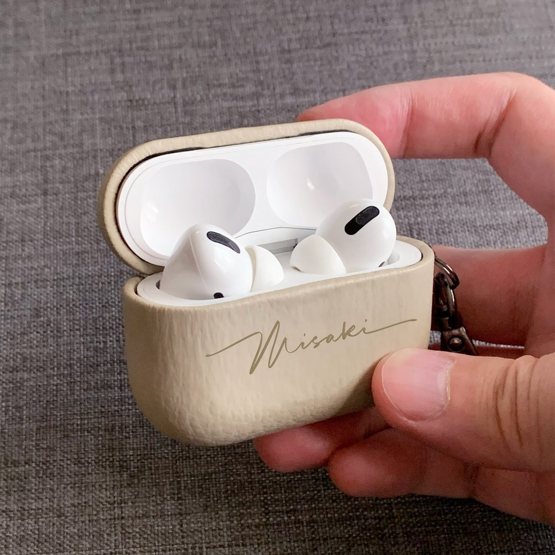 Airpods / Airpods Pro 耳机收纳皮套 客制名字 米色 - 耳机收纳 - 人造皮革 卡其色