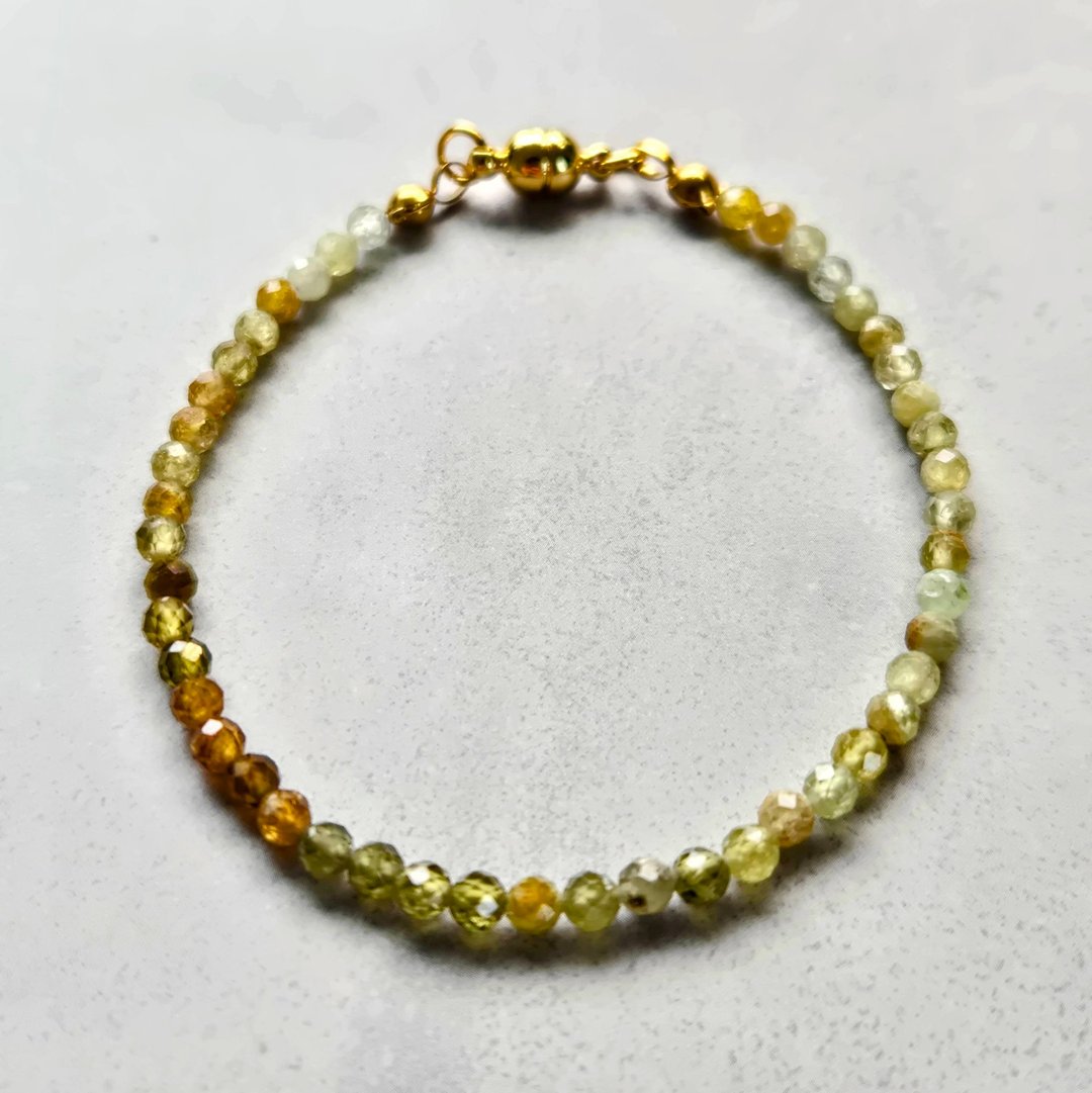 【限量再贩】【日本制造】【钙铝榴石】渐层手链 3mm 磁吸扣 医疗级不锈钢 天然石手链 - 手链/手环 - 宝石 绿色