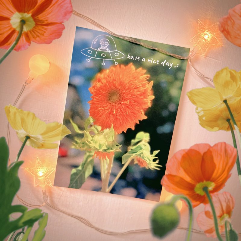have a nice day 外星人游台湾明信片/酷卡/向日葵花花 - 卡片/明信片 - 纸 多色