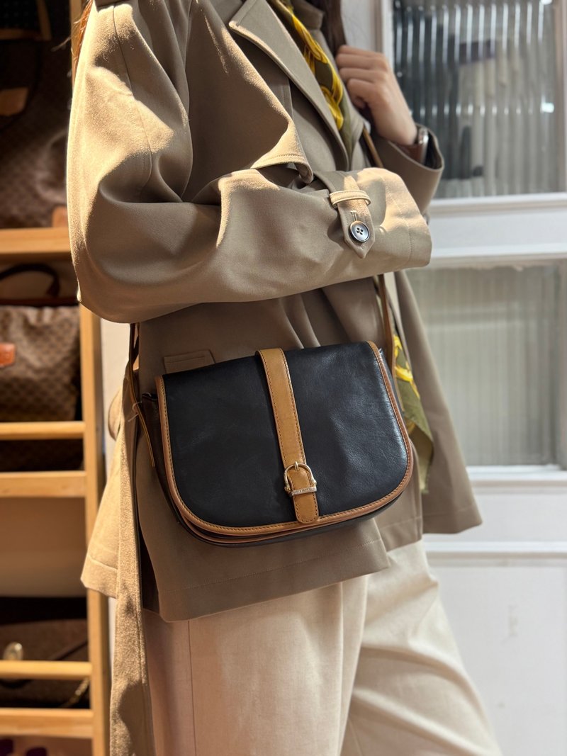 中古名牌 Celine 马蹄扣斜背包 古着 侧背包 男女可用 意大利制 - 侧背包/斜挎包 - 真皮 黑色