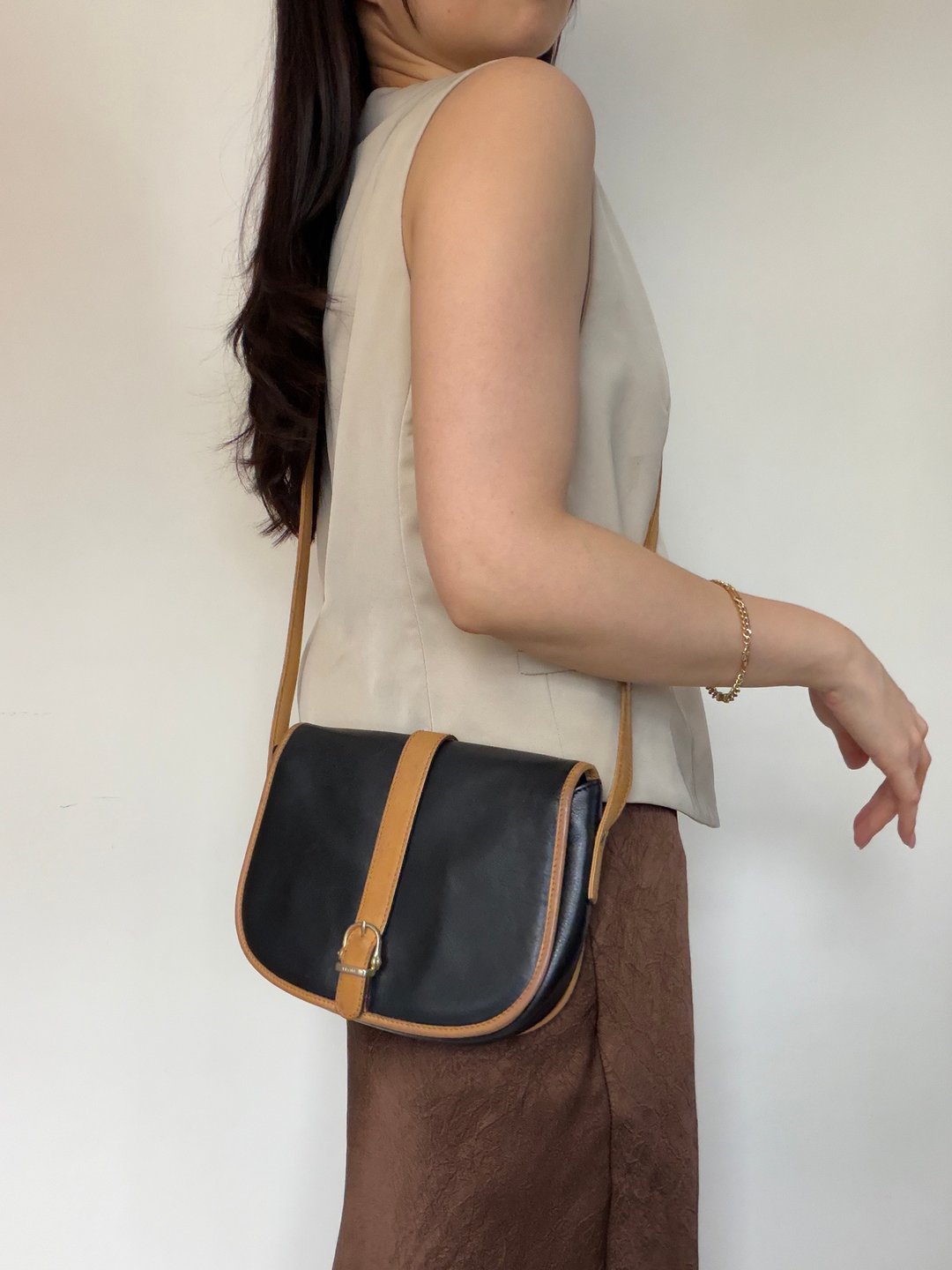 中古名牌 Celine 马蹄扣斜背包 古着 侧背包 男女可用 意大利制 - 侧背包/斜挎包 - 真皮 黑色