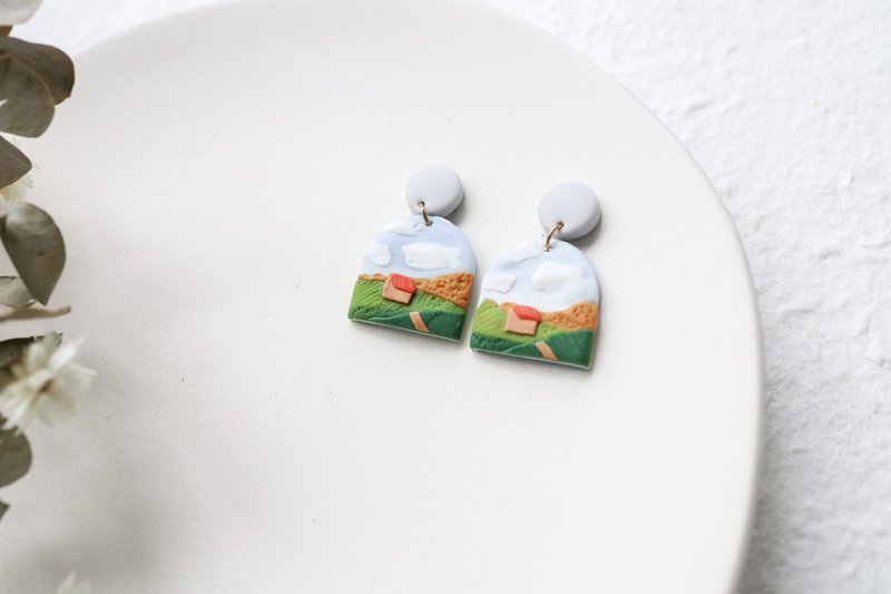 【手工软陶】山间红色小屋 耳环耳夹 - 耳环/耳夹 - 陶 多色