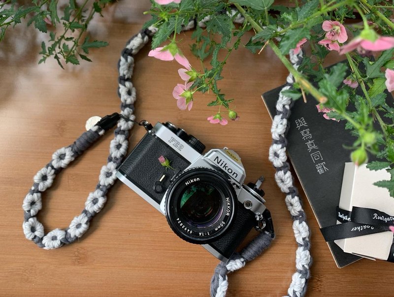 Macrame Camera / Mobile Strap (Flower) - 挂绳/吊绳 - 环保材料 