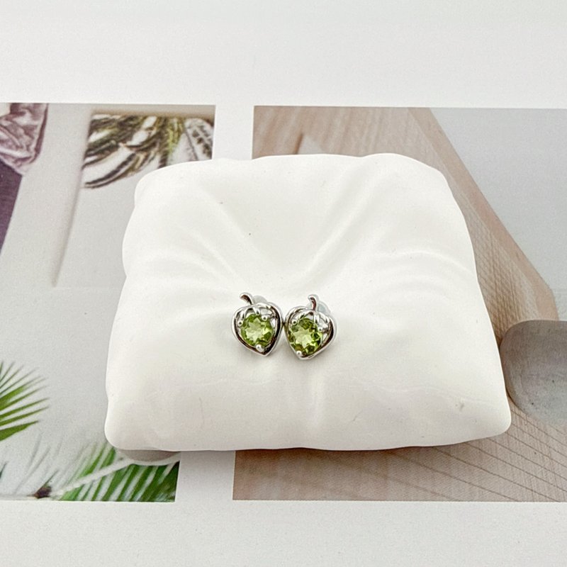 开运之光//橄榄石耳环//s925 纯银针铜拖 - 耳环/耳夹 - 水晶 