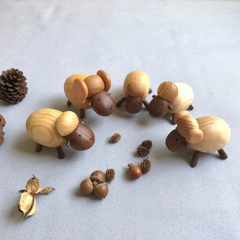 绵羊 羊爸爸 羊妈妈 羊的全家福 原木摆件 纯手工 - 摆饰 - 木头 多色