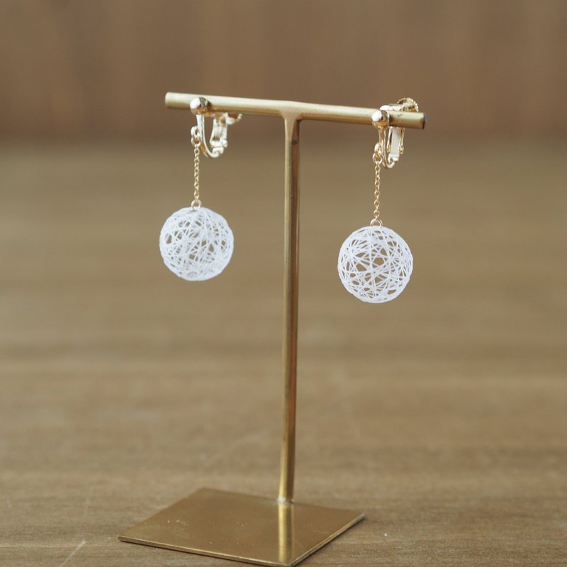 Hirari / Jade Clip-On - 耳环/耳夹 - 丝．绢 白色