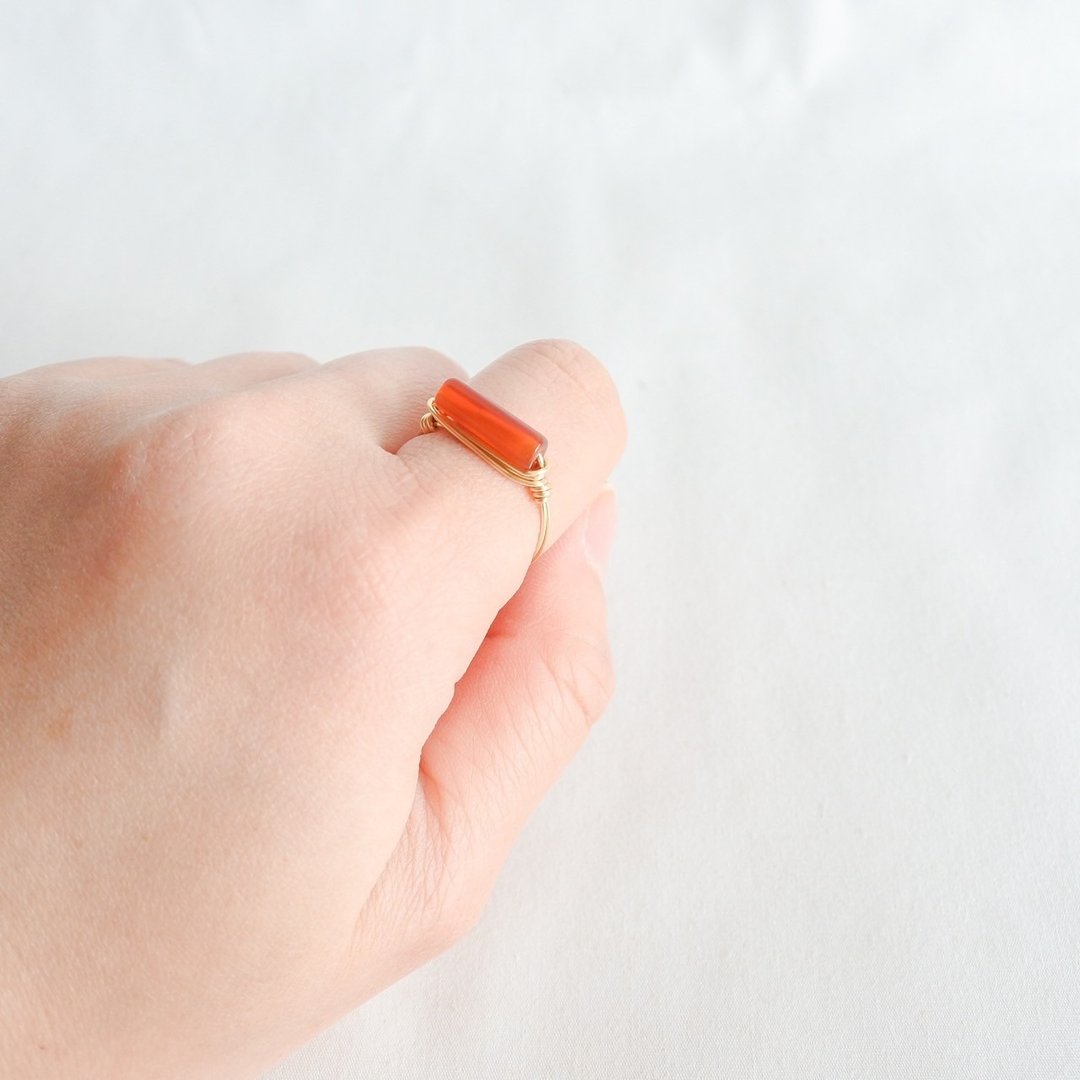 Red Agate– Small Grain – Gold Ring – Natural Stone Ring - 戒指 - 其他金属 红色