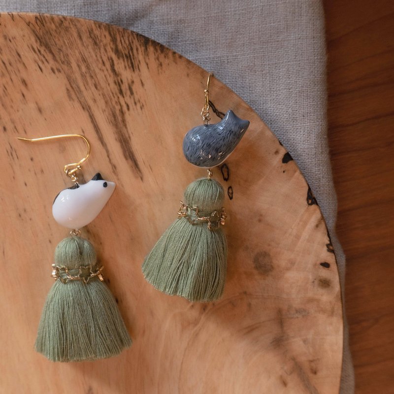 TeaTime 期待圣诞  抹茶绿星星流苏与猫咪双色花纹 耳环耳夹 - 耳环/耳夹 - 粘土 绿色