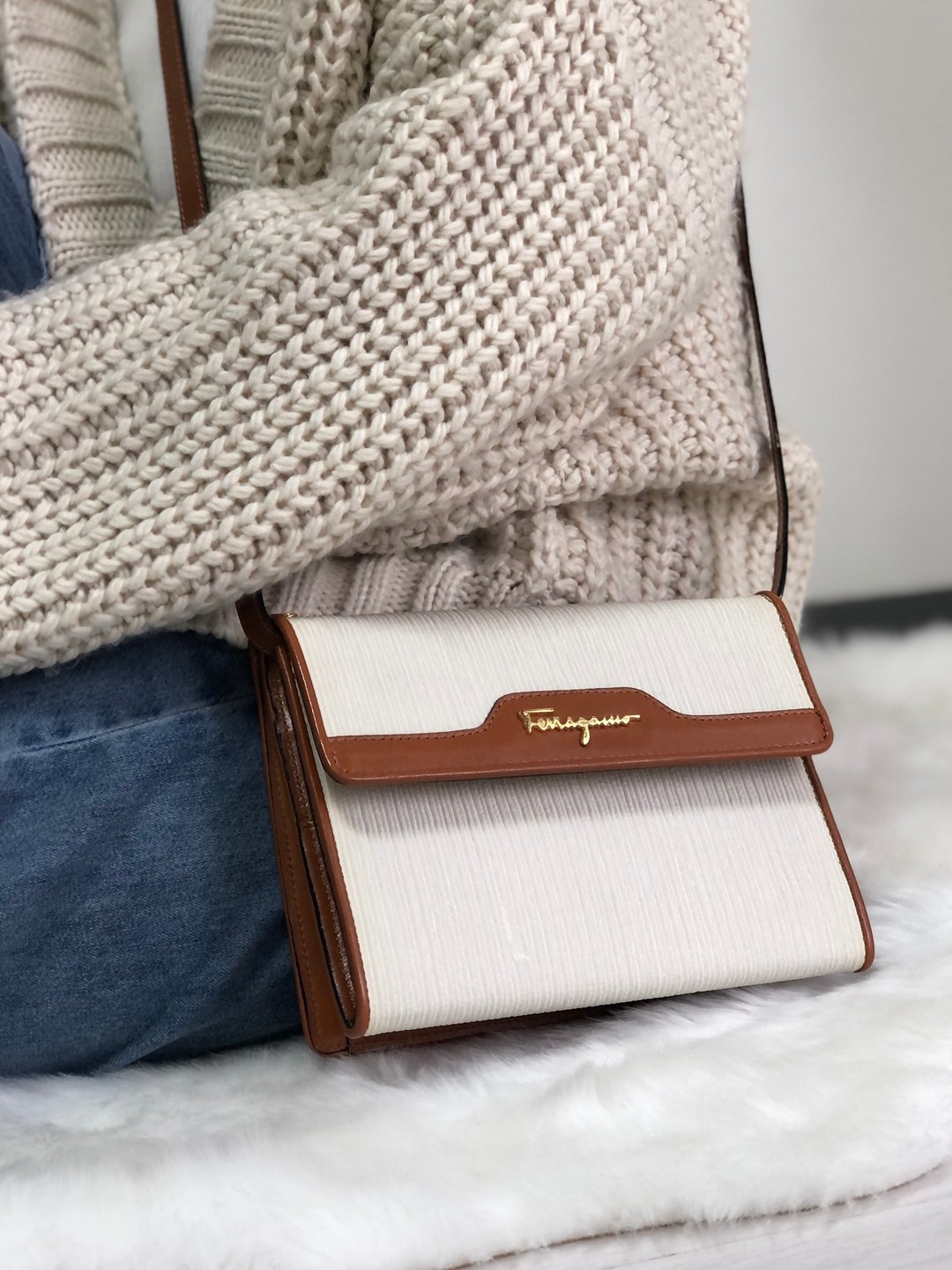 [Japan direct delivery name plate used package] Salvatore Ferragamo logo combination leather shoulder bag white x Brown mk5mmu - 侧背包/斜挎包 - 真皮 白色