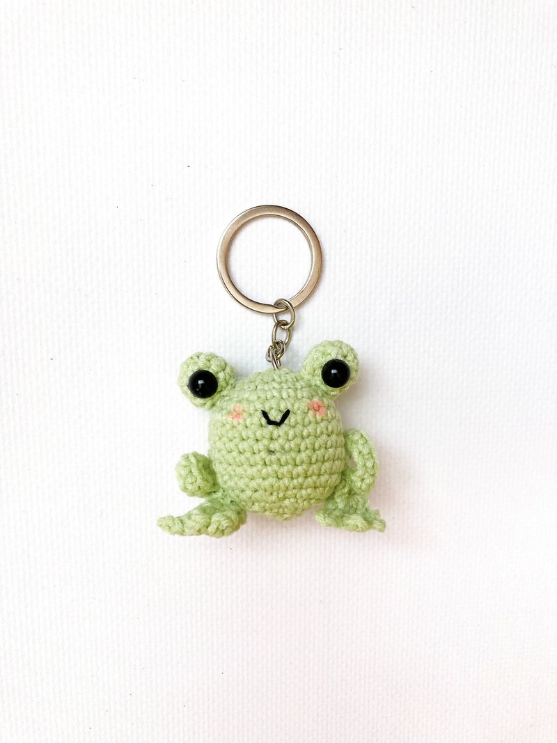 Frog keychain Crochet animal key ring Kawaii plush keychain - 钥匙链/钥匙包 - 其他材质 绿色