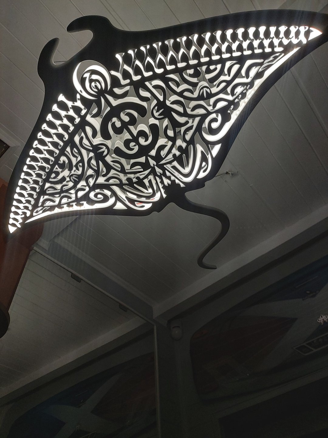 Manta Ray Ceiling Chandelier or Wall Led Lamp in Maori Nautical Style Home Decor - 灯具/灯饰 - 木头 