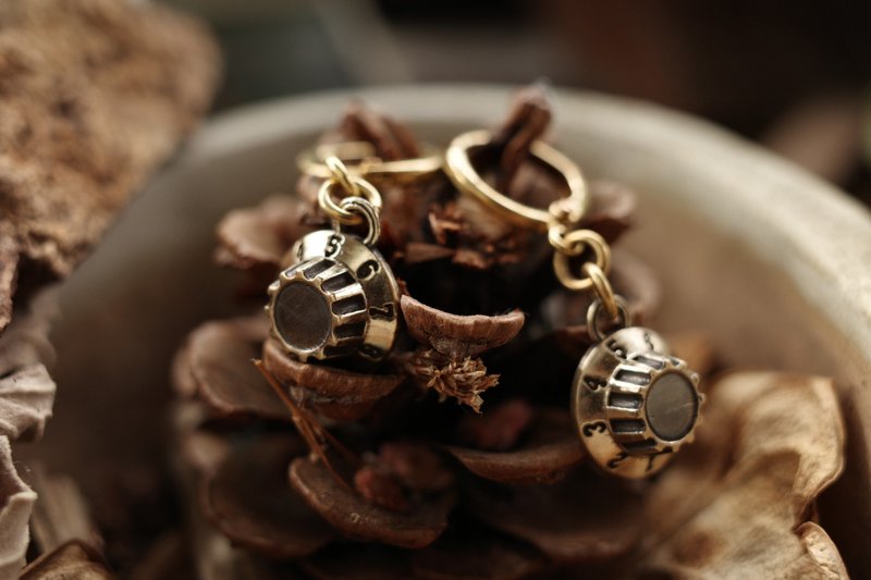 旋律交响耳环 - 耳环/耳夹 - 其他金属 金色