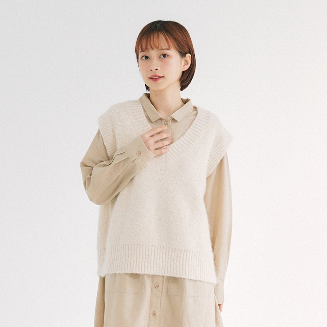 【Simply Yours】V领宽松针织背心 白F - 女装背心 - 棉 白色