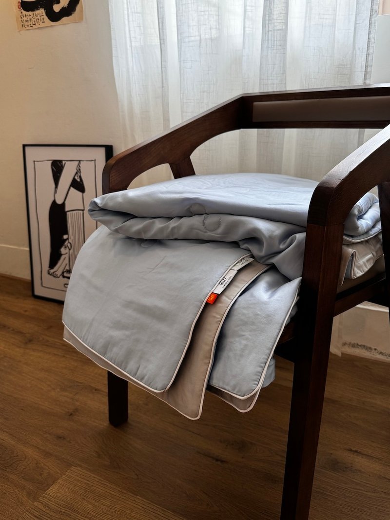 ROZZ100%天丝双人撞色凉被—灰/水蓝/浅蓝 - 寝具 - 丝．绢 蓝色