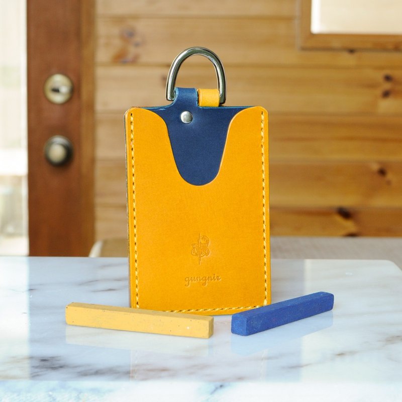 可容纳两种 IC 卡的通行证盒 No.6 Buttero - 证件套/卡套 - 真皮 多色