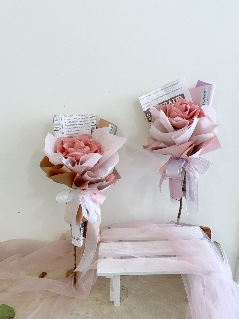 芮米有花_单朵10厘米大玫瑰 树枝韩式多层次花束 - 干燥花/捧花 - 植物．花 蓝色