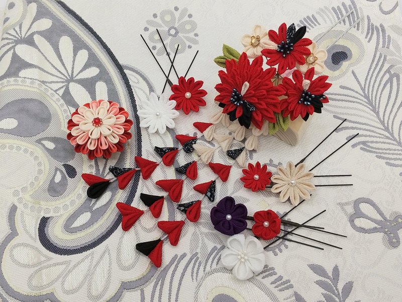 【优惠】赶得上成人式、毕业典礼 日本传统工艺“つまみ细工”发饰组 缩缅红黑 - 发饰 - 丝．绢 红色