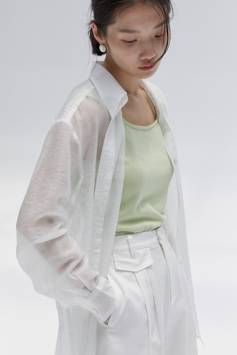 白色 风的不羁 半透天丝防晒衬衫 流光宽松轻盈夏日罩衫上衣 - 女装衬衫 - 棉．麻 白色