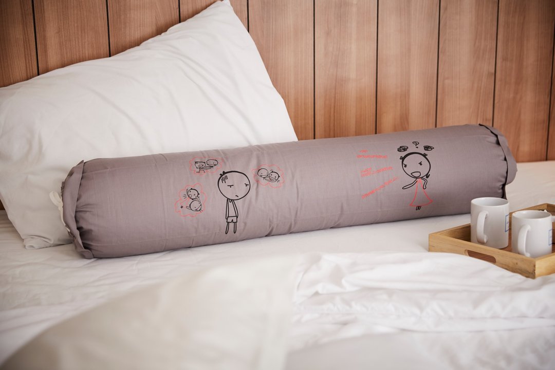 "Ok Ok, I got it" Bolster Pillow Case: 012 - 枕头/抱枕 - 棉 蓝色