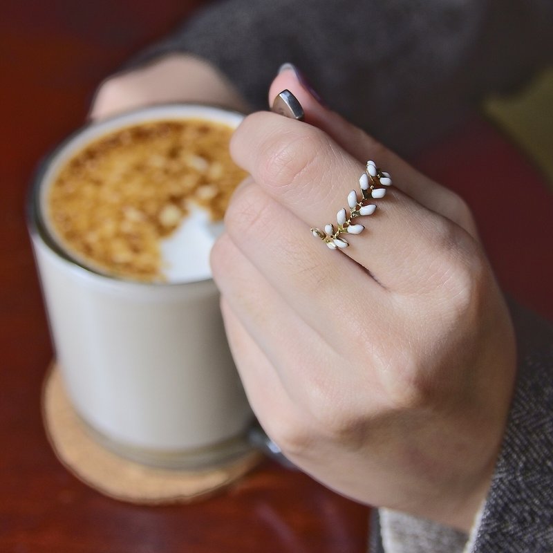 手工珐琅黄铜戒指 白稻穗 - 戒指 - 其他金属 白色