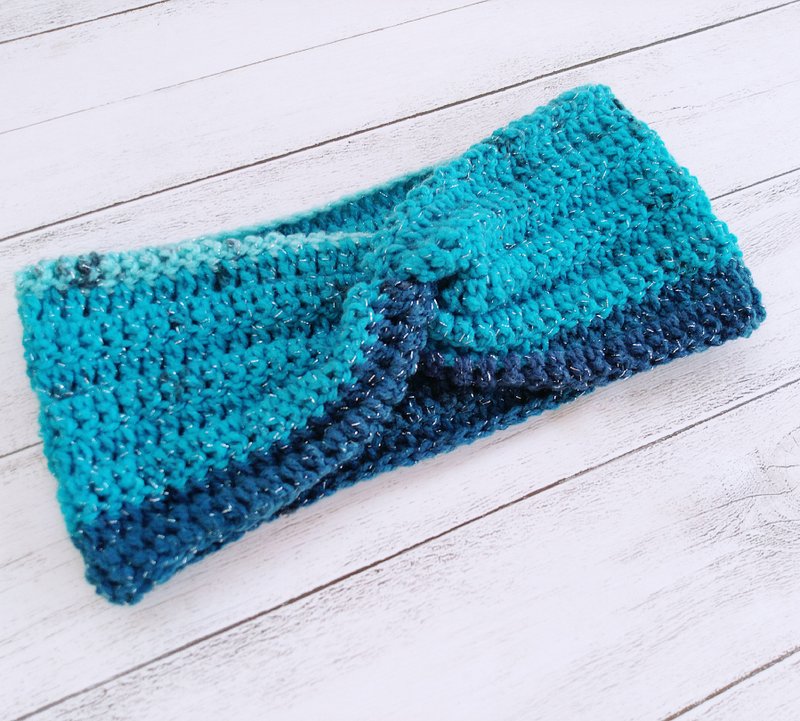 限量一件 宽版金葱湖蓝渐层段染毛线手工编织发带 - 发带/发箍 - 棉．麻 蓝色