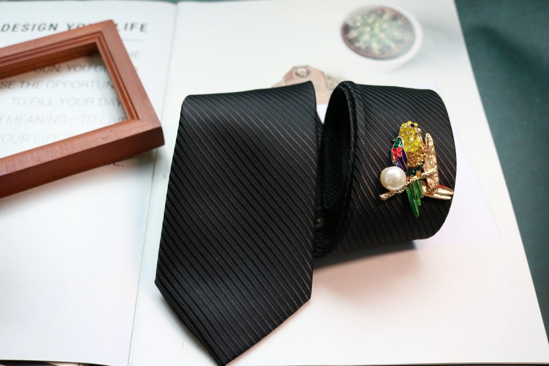 重磅真絲黑色暗紋鸚鵡夾扣領帶腔調設計魅力領帶 - 领带/领带夹 - 丝．绢 黑色