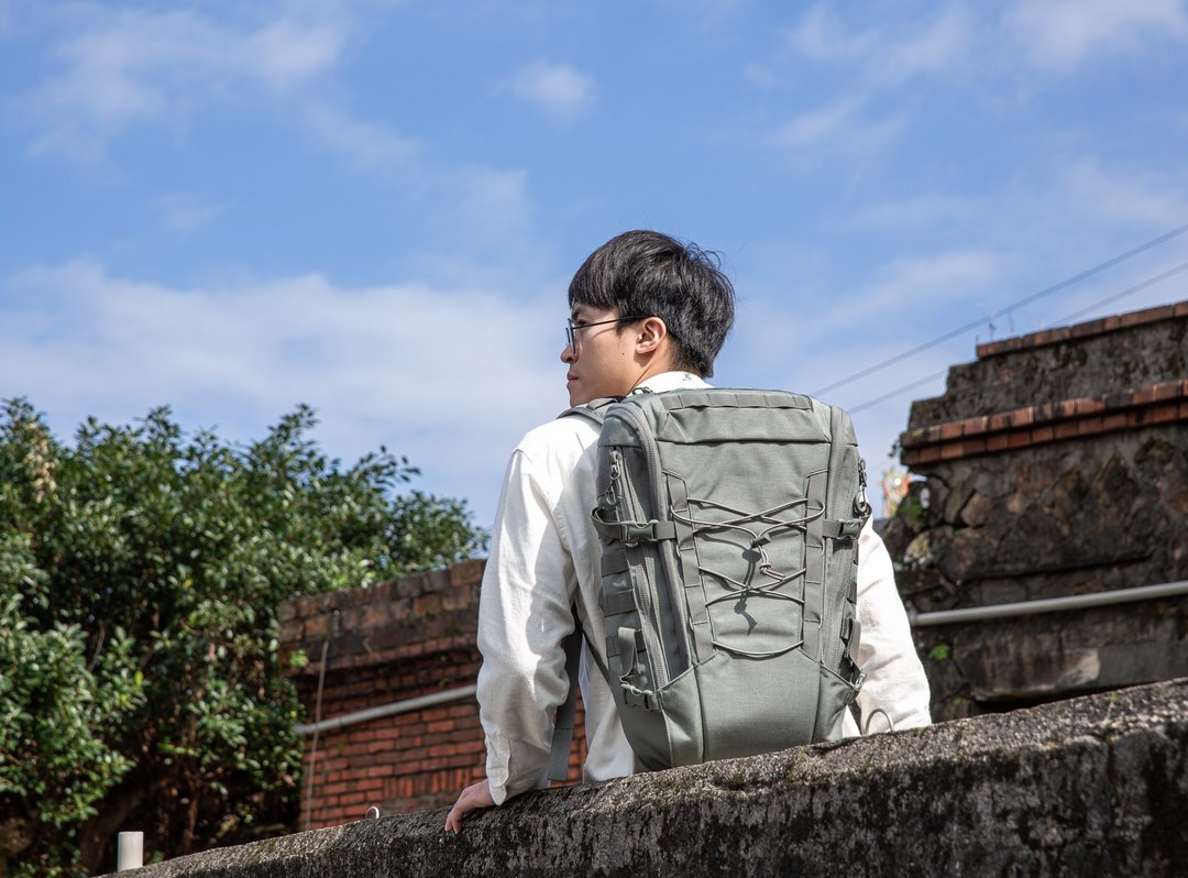 MIT 防泼水 笔电包 电脑包 大容量登山包【共六色含迷彩 - 现货】 - 电脑包 - 尼龙 灰色