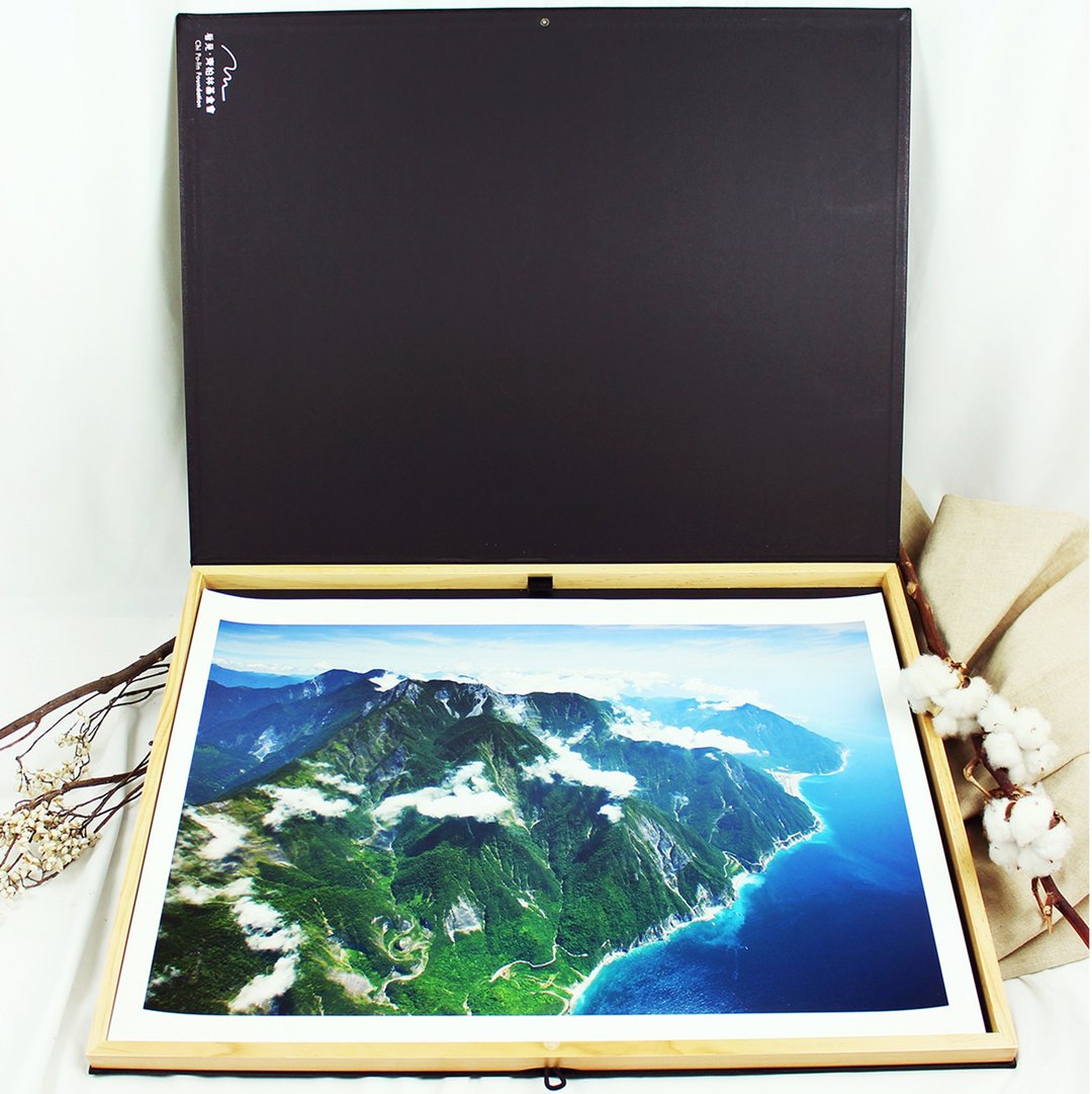 看见 齐柏林基金会 艺术输出 小幅 见山系列 38x57cm 看见台湾 - 海报/装饰画/版画 - 其他材质 多色