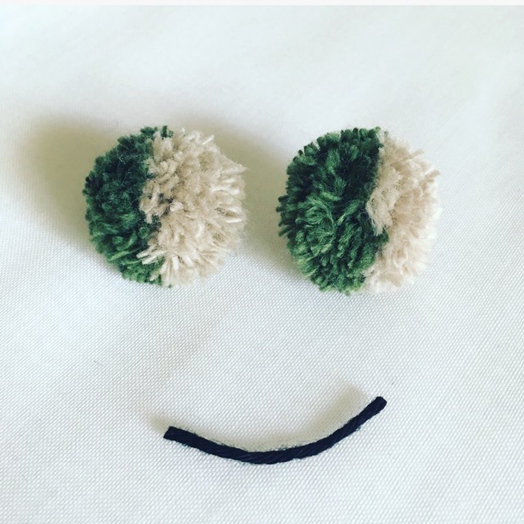Fluffy Stud Earrings - 耳环/耳夹 - 棉 绿色