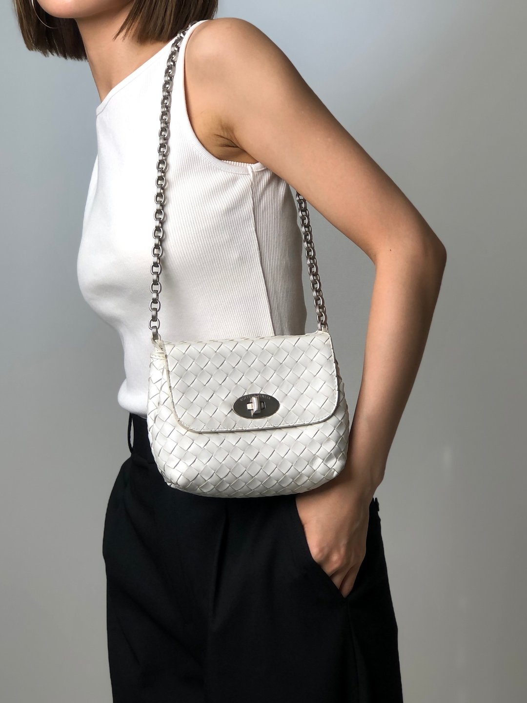 【日本直送，名牌二手包装】Bottega Veneta Bottega Veneta Intrecciato 单肩包白皮革转扣 h8hxnb - 侧背包/斜挎包 - 真皮 白色
