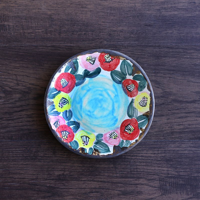 A flat plate of camellia blooming on the shore of a lake - 盘子/餐盘/盘架 - 陶 多色