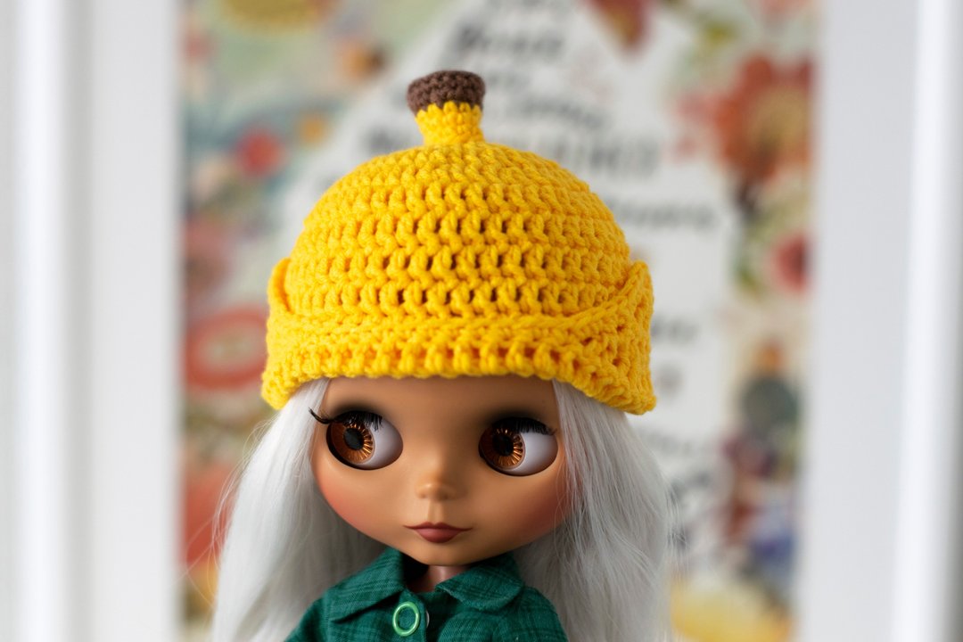 Banana hat for Blythe, Pullip doll, knitted cap, doll accessories, 娃娃针织衣服, 娃娃帽 - 玩偶/公仔 - 棉 黄色