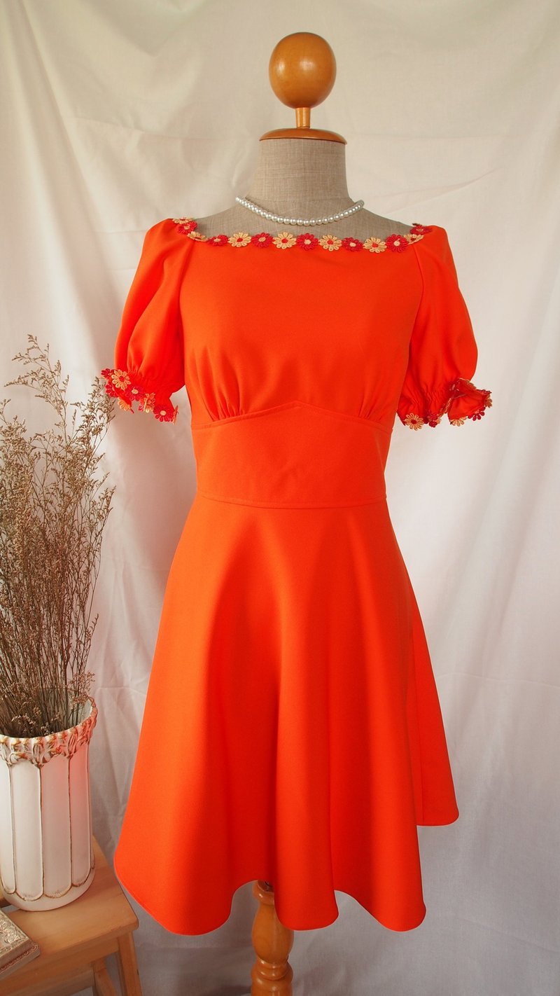 Orange dress puff sleeve vintage retro style sundress cute handmade dress - 洋装/连衣裙 - 聚酯纤维 橘色