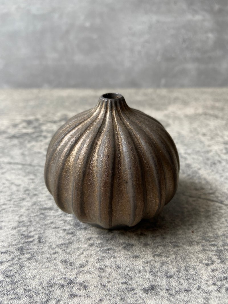 日式一轮插花瓶 鎏金瓣形陶瓷小花器 - 花瓶/陶器 - 陶 