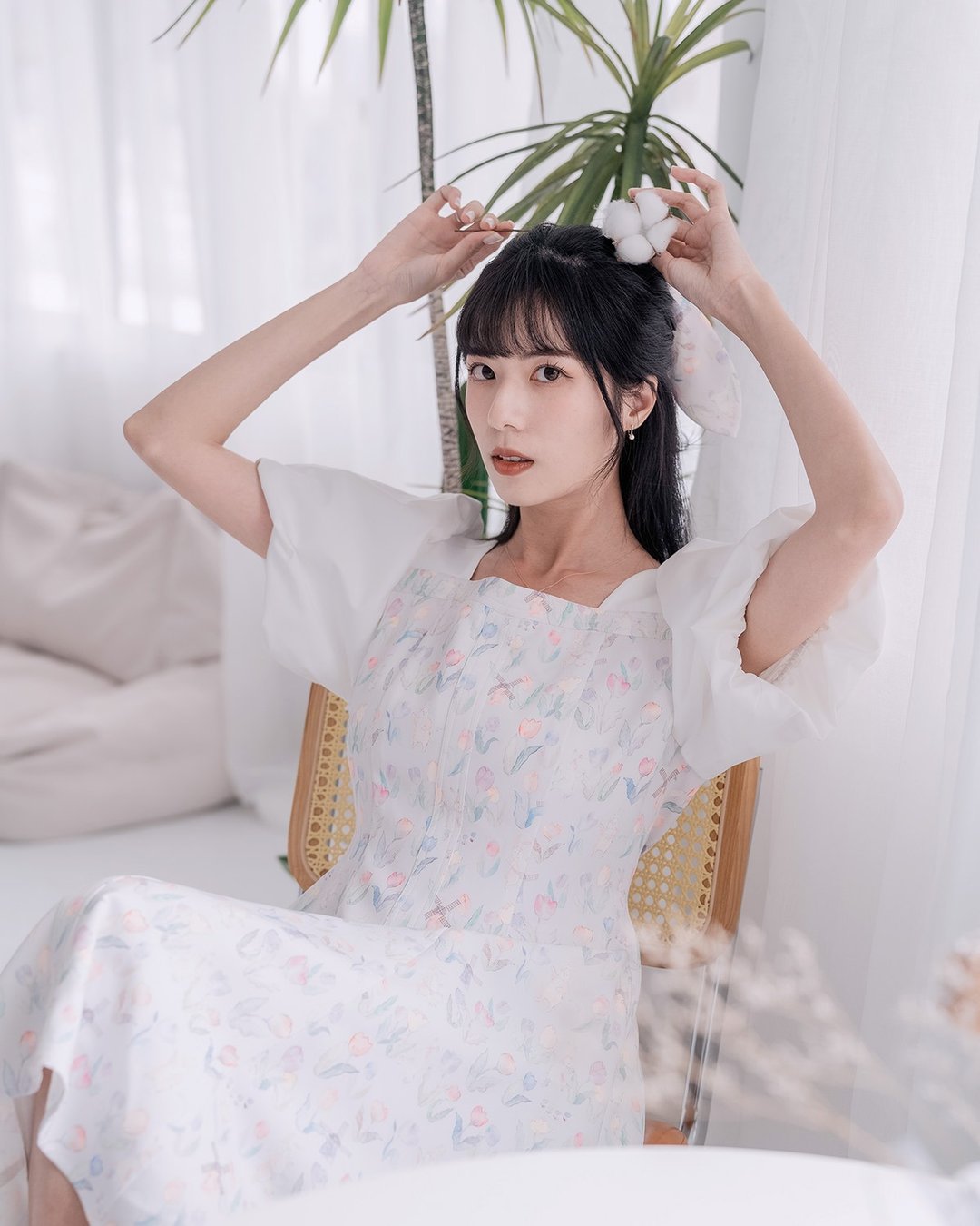 【波丽印花】迪士尼经典公主风 澎澎袖小洋装 郁郁金兔兔 麻糬布 - 洋装/连衣裙 - 棉 白色