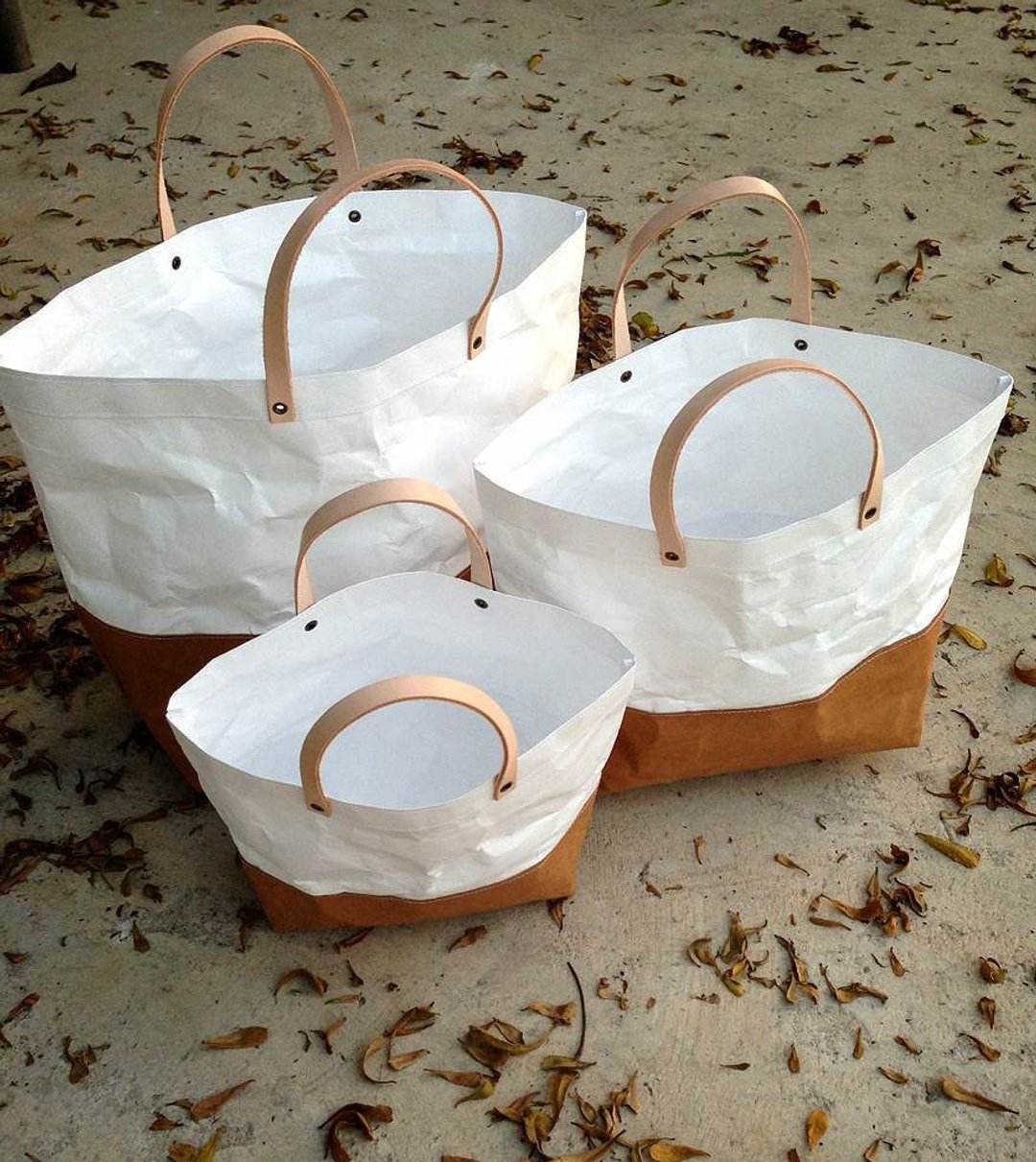 手提包 Tote Bag Set：Tyvek 与牛皮纸袋 / 防水 / 抗撕裂 / 牛皮纸 / 日常包款 - 手提包/手提袋 - 纸 白色