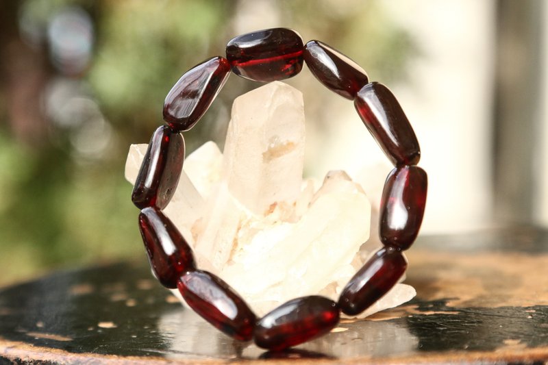 【手环系列】15 x 20mm+ 缅甸血珀 高品质随形手环 (稀有大珠) - 手链/手环 - 宝石 红色