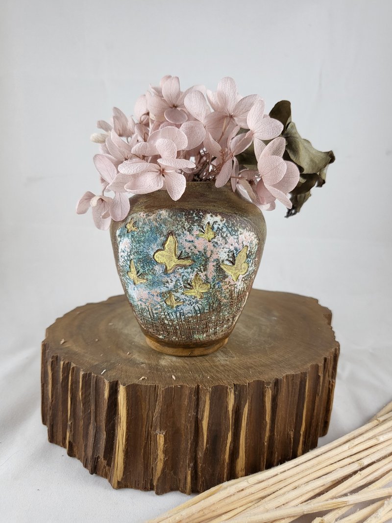 复古风手工小花瓶蝶舞 - 花瓶/陶器 - 陶 咖啡色