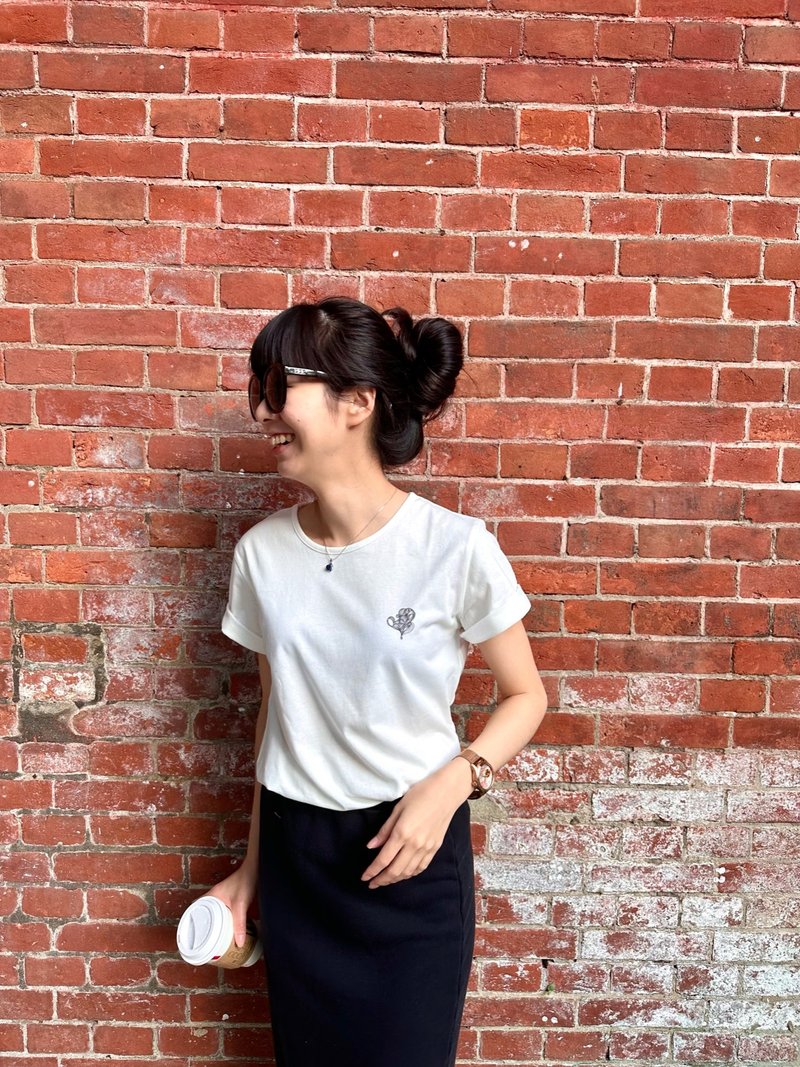 Re-Re【心花开】手绘设计系列—I.A.N联名T-shirt - 女装 T 恤 - 棉．麻 白色