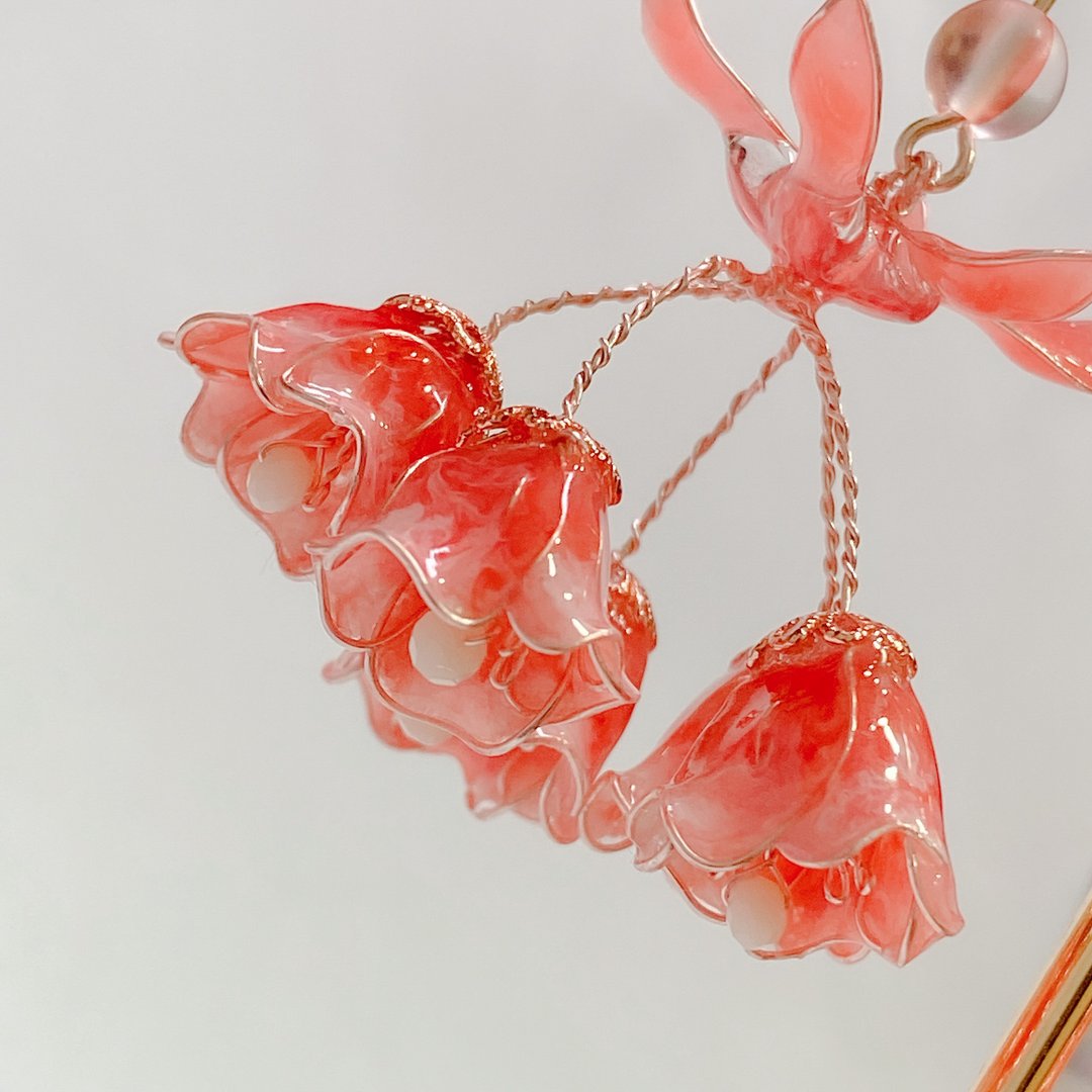 吊钟花 全手工制作 水晶珠x玻璃珠 疗愈系耳环 无痛耳夹/耳针 - 耳环/耳夹 - 树脂 红色