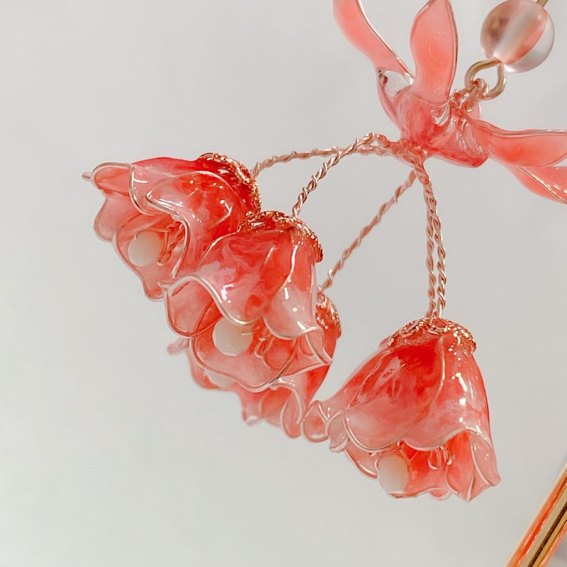 吊钟花 全手工制作 水晶珠x玻璃珠 疗愈系耳环 无痛耳夹/耳针 - 耳环/耳夹 - 树脂 红色