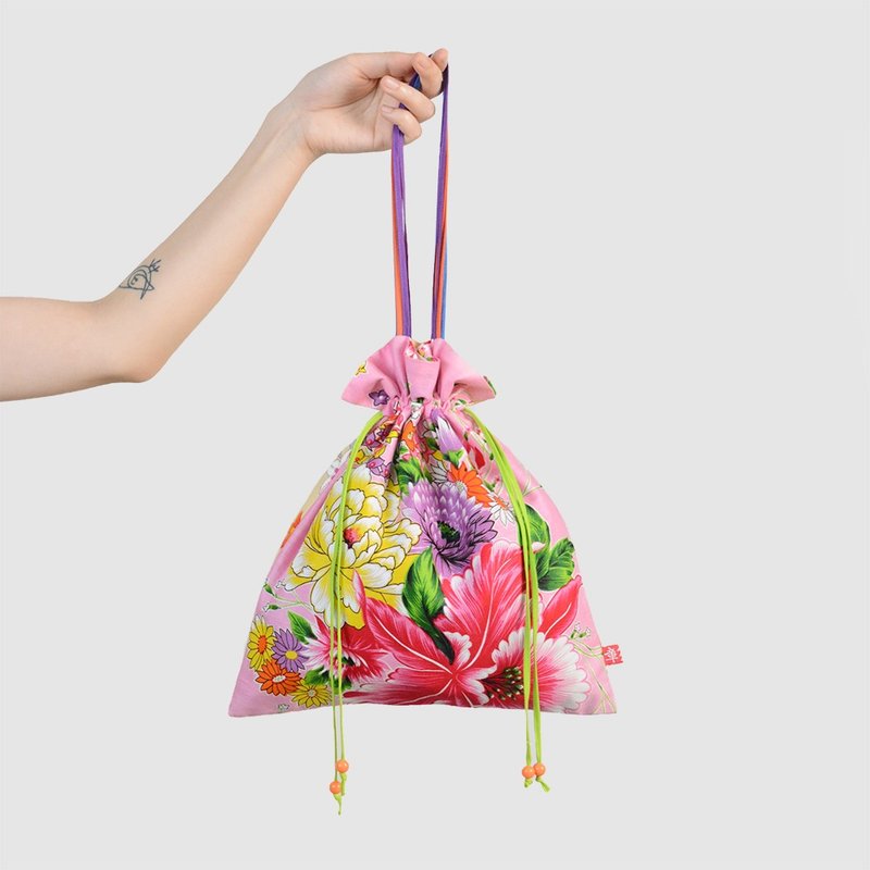 【台湾原生态】绝版老布束口袋 / Bouquets & Bundled Flowers - 束口袋双肩包 - 棉．麻 粉红色